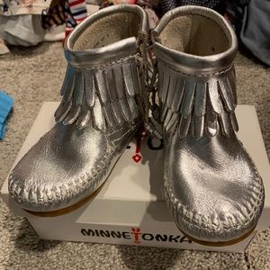 Minnetonka Girl’s Moccasins